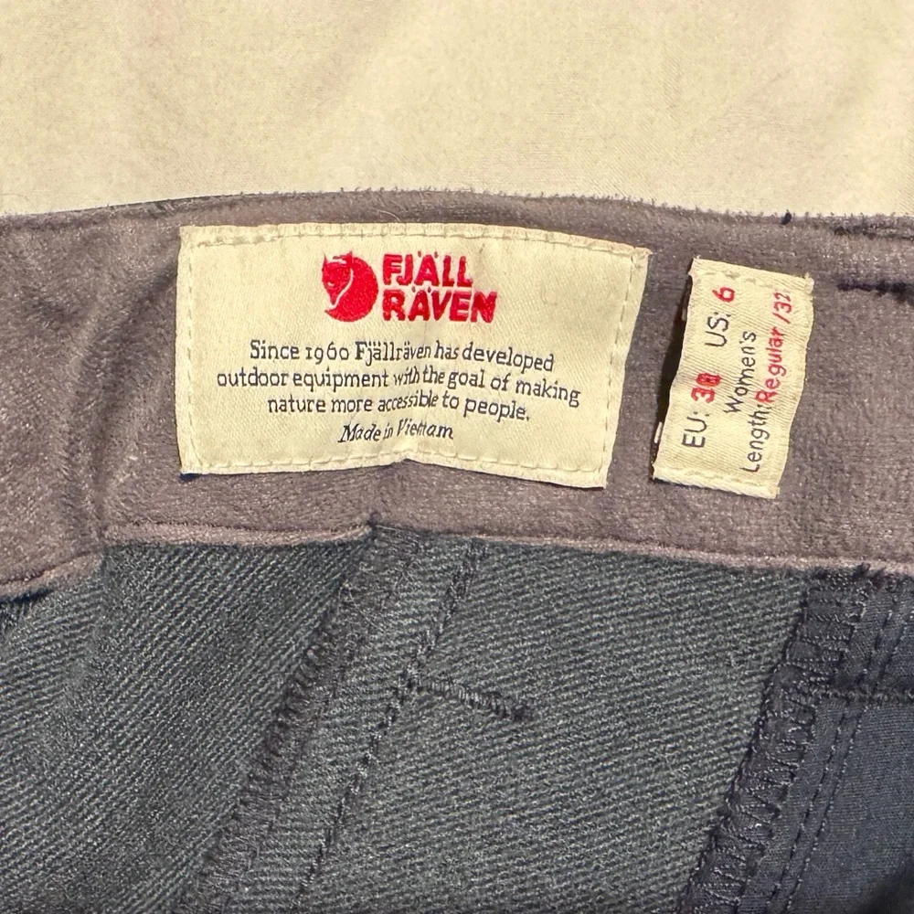 Fjallraven Abisko Winter Stretch Pants in Dark Navy US 6 - Picture 8 of 9